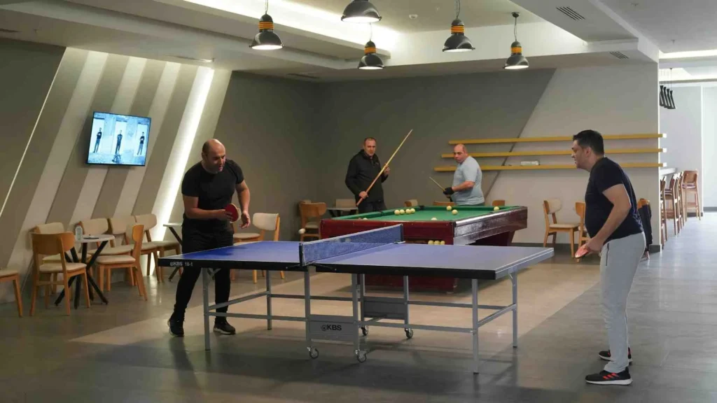 Indoor vs Outdoor Sports Which Is Better